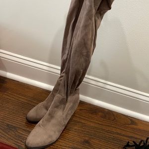Catherine malandrino size 9 knee high gray boots